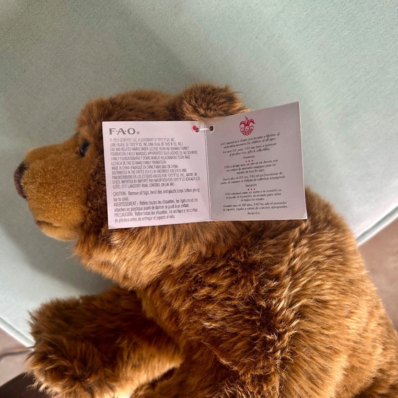 NWT FAO Schwarz Stuffed Brown Grizzly Bear - Picture 9 of 9